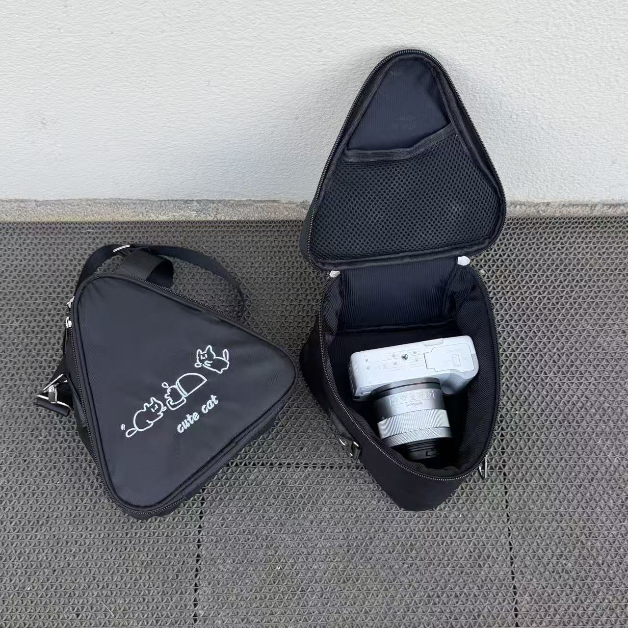 حقيبة كاميرا مثلثة الشكل بتصمي - مراجعة Camera Bag Travel وسعره